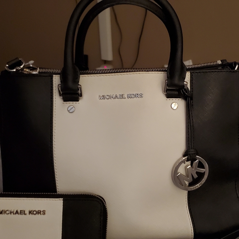 💥SOLD💥 Michael Kors Selma Bag & Waller - Picture 10 of 14